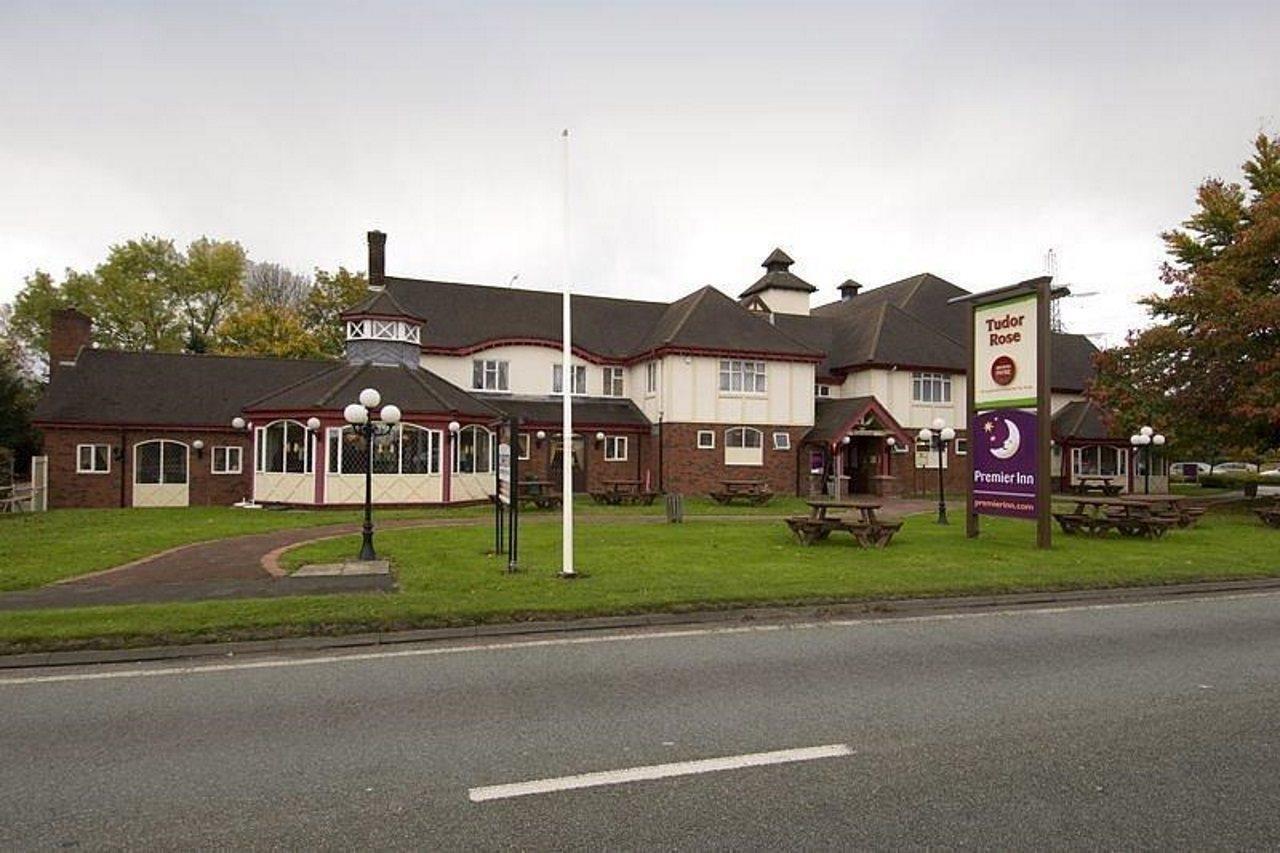 Premier Inn Wirral - Two Mills Ellesmere Port Exterior photo