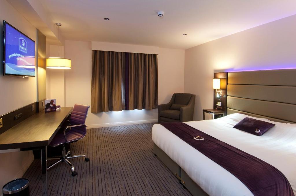 Premier Inn Wirral - Two Mills Ellesmere Port Room photo