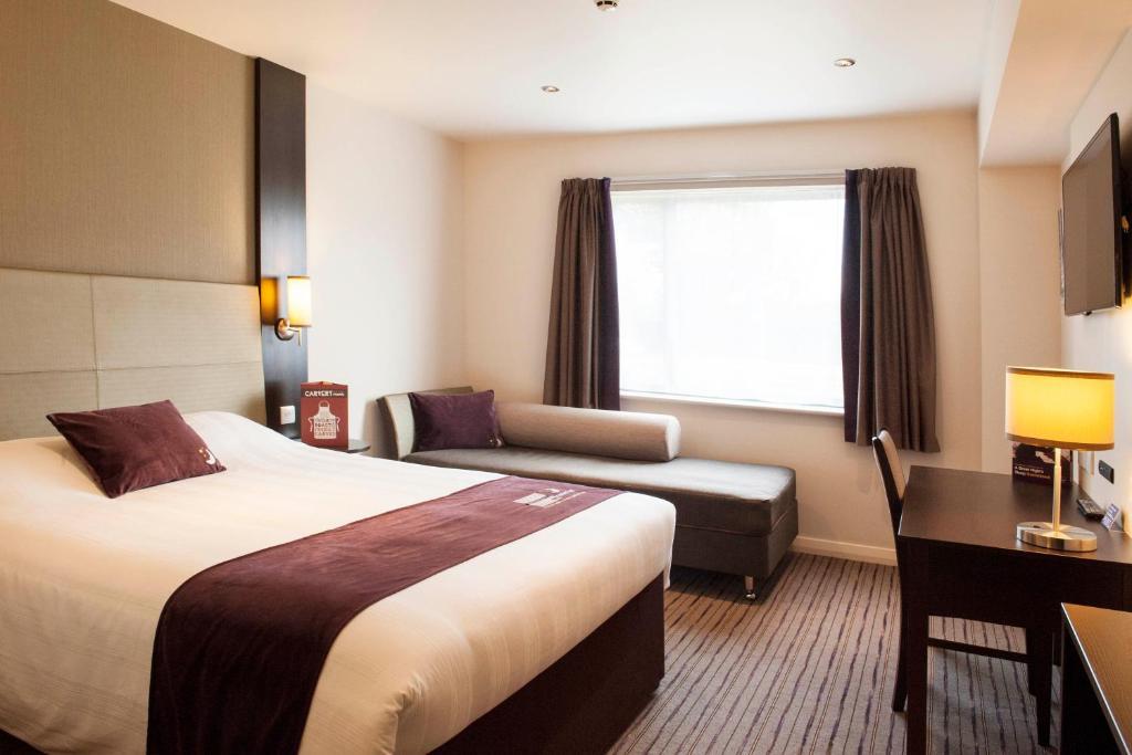 Premier Inn Wirral - Two Mills Ellesmere Port Room photo